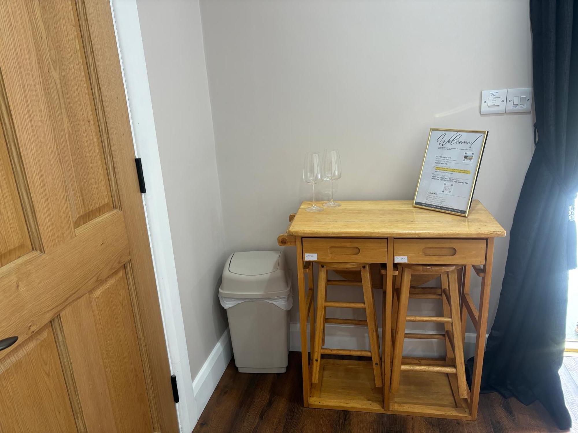 Private Detached Small Bedroom And Bathroom Only- This Is Not An Apartment Butlersbridge Экстерьер фото