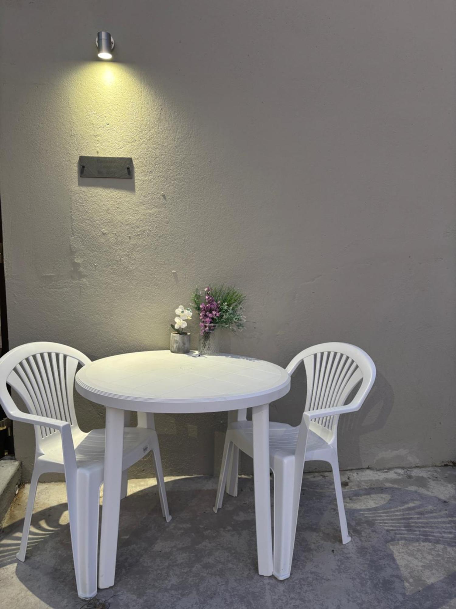 Private Detached Small Bedroom And Bathroom Only- This Is Not An Apartment Butlersbridge Экстерьер фото
